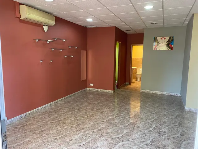 Local comercial en la zona de Camí Fondo en Martorell — 8