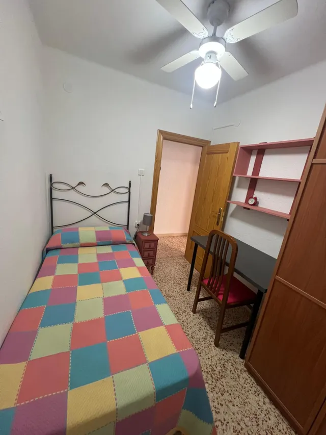 SE ALQUILA PISO PARA LARGA TEMPORADA — 12