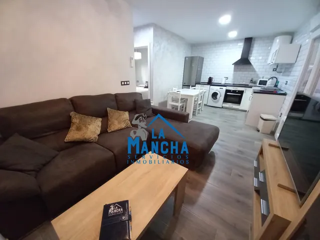 INMOBILIARIA LA MANCHA VENDE CASA BAJA CON TERRAZA Y PISCINA EN MADRIGUERAS ( ALBACETE ). — 25
