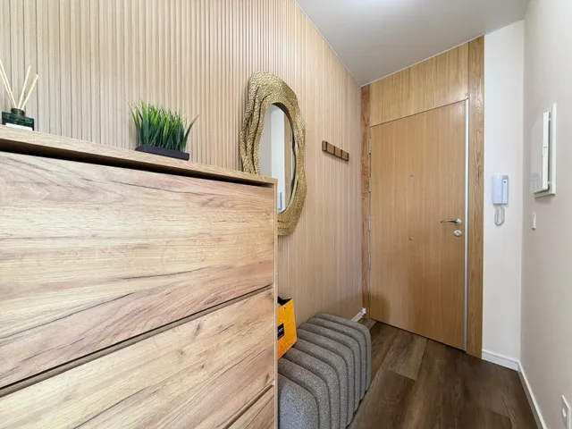 APARTAMENTO TOTALMENTE REFORMADO CON VISTAS AL MAR Y A 100 M - foto 4