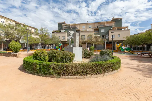 Oportunidad en Atarfe, local de origen de 222m2 — 14