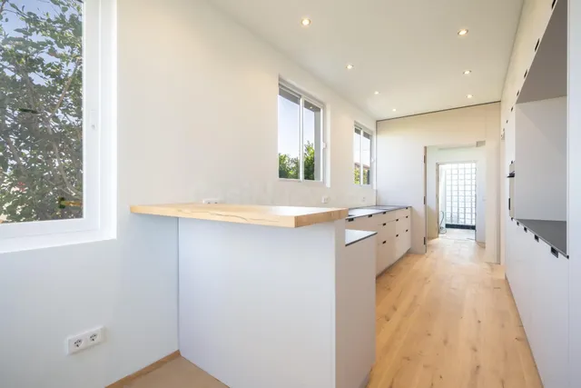Exclusivo chalet completamente reformado con vistas al mar en Bahía Azul — 8