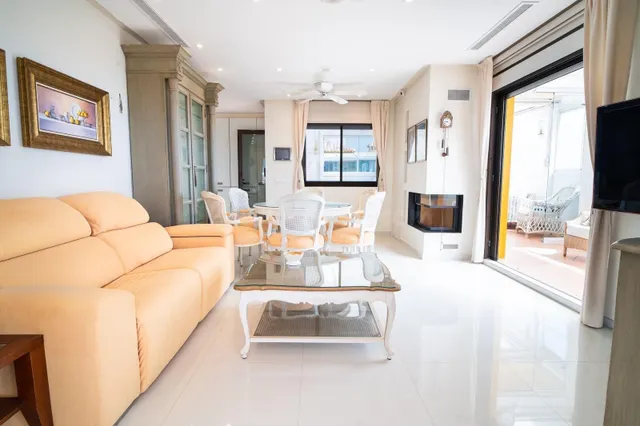 Exclusivo ático con vistas al mar en una de las mejores urba - foto 4