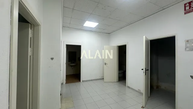 Local comercial de 261 m2 junto Av. del Puerto | Cardenal Benlloch — 4