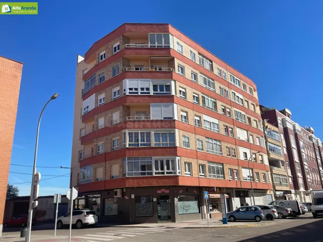 PISO CUATRO DORMITORIOS 2 BAÑOS Y TRASTERO
