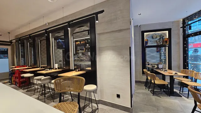TRASPASO CAFÉ-BAR EN PLENO CUATRO CAMINOS – A CORUÑA - foto 3