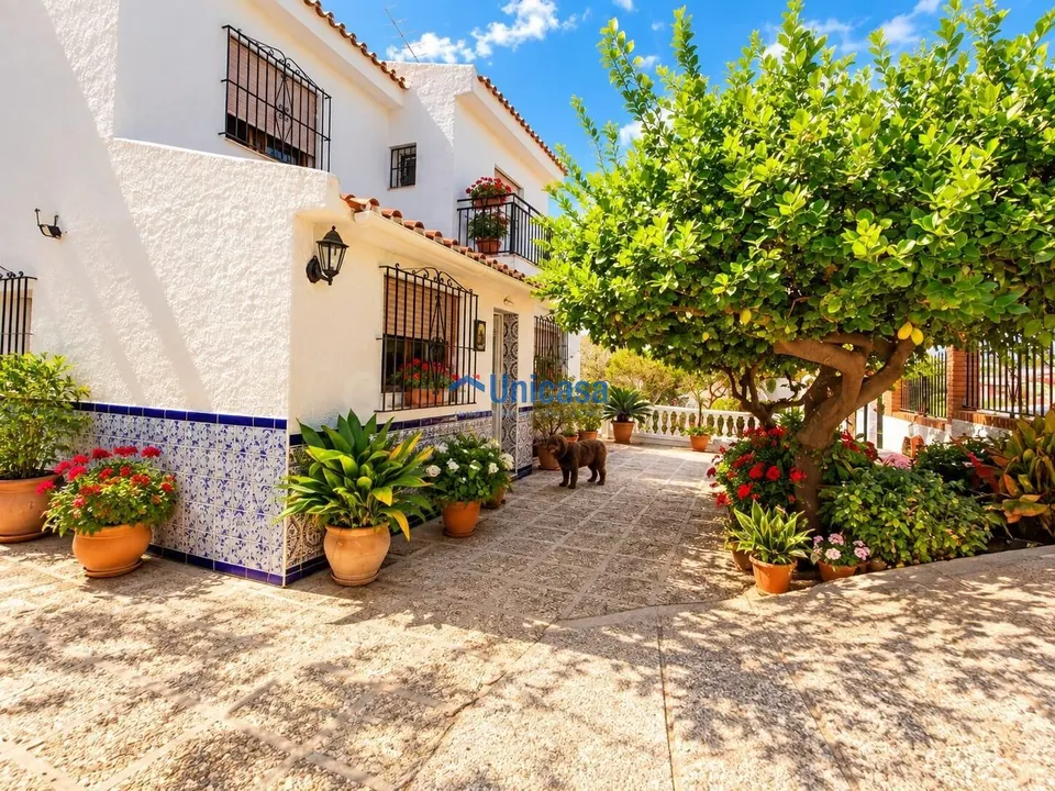 CHALET INDEPENDIENTE · 2 VIVIENDAS · PARCELA DE 422 M2