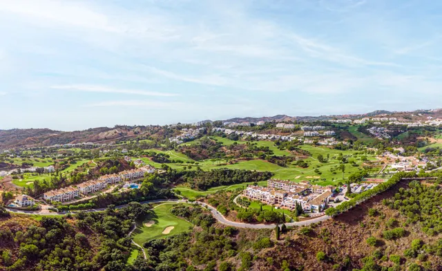 Un nuevo proyecto en La Cala Resort compuesto por 26 amplios adosados en primera línea de golf con vistas panorámicas sobre el residencial y el valle de Mijas. — 44
