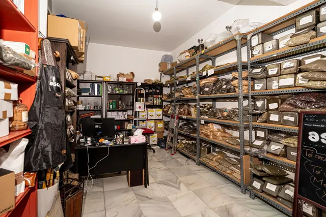 SE TRASPASA TIENDA ESPECIALIZADA EN TÉ, CAFÉ Y CHOCOLATE — 14