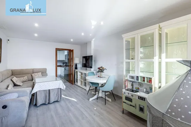 Amplia casa de 182 m2 con patio, gran sótano y a menos de 5 minutos del metro — 4