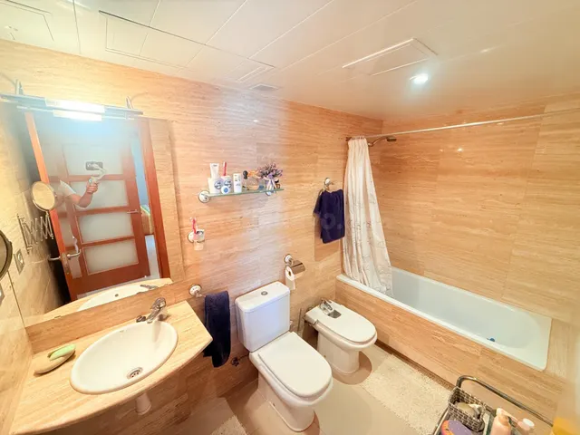 IMPRESIONANTE ÁTICO de dos habitaciones y parking - foto 5