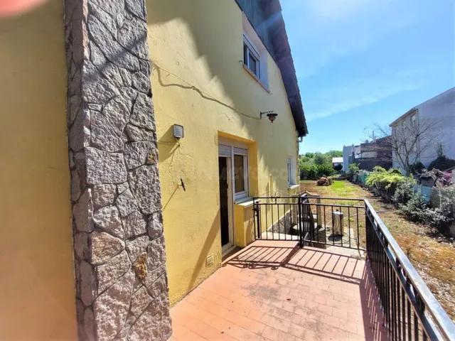 SE VENDE CASA CON TERRENO URBANO de 5.000 M2 EN EL CENTRO DE - foto 3