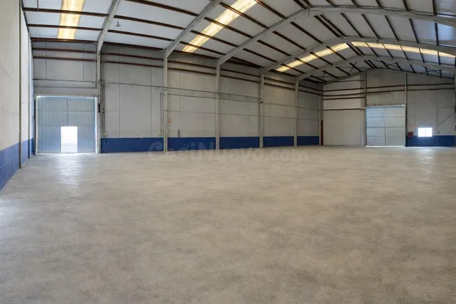 NAVE EN VENTA O ALQUILER EN RIBA ROJA DE TURIA - foto 3