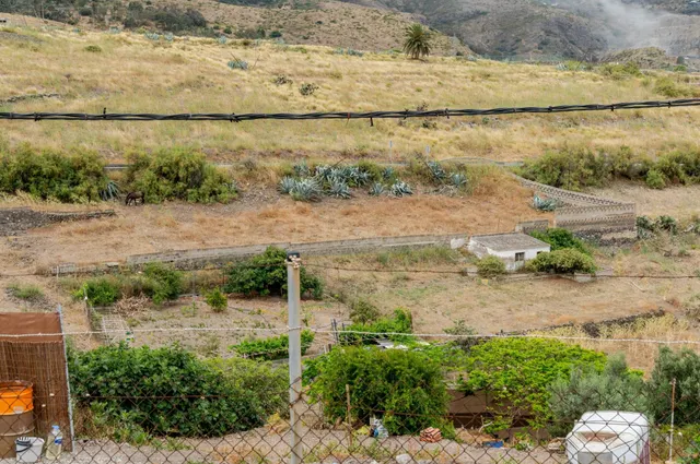 Gran Terreno Rústico de 5.637,40m2 en La Carretera General d - foto 3
