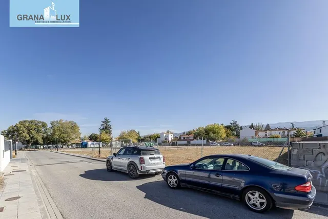 Solar de 1.175 m2 en Ogijares — 4