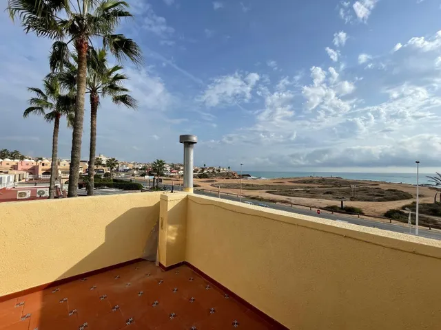 MAGNIFICO CHALET ADOSADO CON PISCINA COMUNITARIA Y VISTAS AL MAS — 7