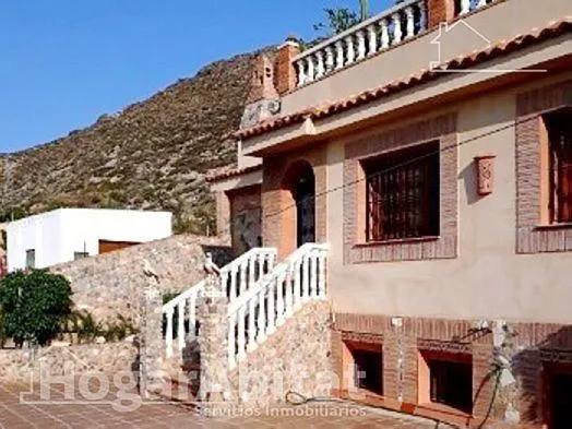 ESPECTACULAR CHALET CON PISCINA, GARAJE  Y 2 TERRAZAS — 6