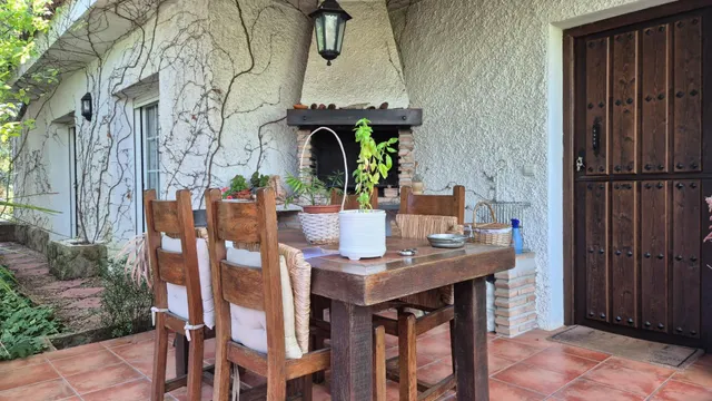 Precioso chalet con espectacular piscina y jardín autóctono — 32