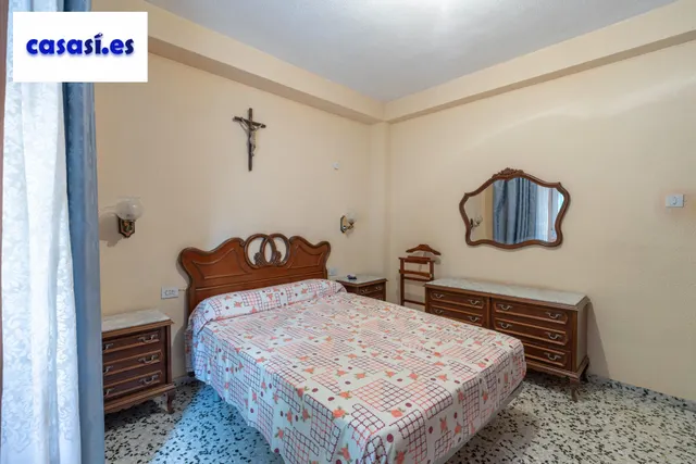 Piso de 3 dormitorios en calle milán, zaidín | muy luminoso y con gran potencial — 15