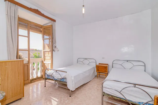 Gran casa de pueblo con terreno, en Ambroz (1260 m2 de parcela) — 21