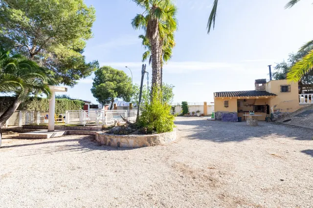 Chalet con parcela de 3.000m2, en paraje La Matanza — 41