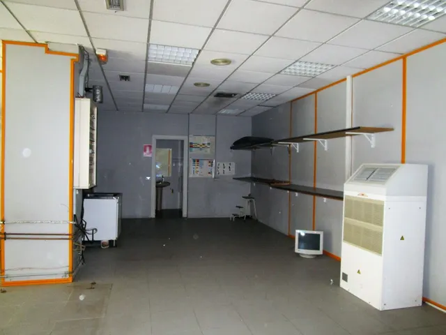 Urbis te ofrece un local comercial en alquiler en zona Centro, Salamanca. — 4