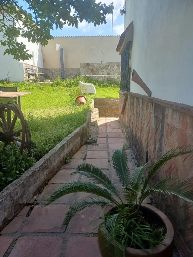Acogedor Chalet en Algeciras con Piscina y Amplio Jardín — 7