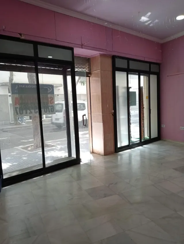 Se alquila magnifico local comercial zona Garcia de Sola — 14