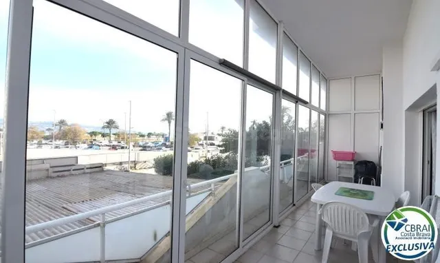Apartamento con 2 dormitorios en primera linea de mar - foto 5
