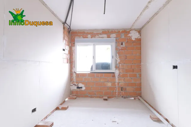Piso de 3 dorm. + 2 baños (Para reformar) — 10