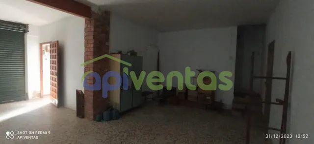 Casa con terreno y nave, LA ESCUCHA — 32