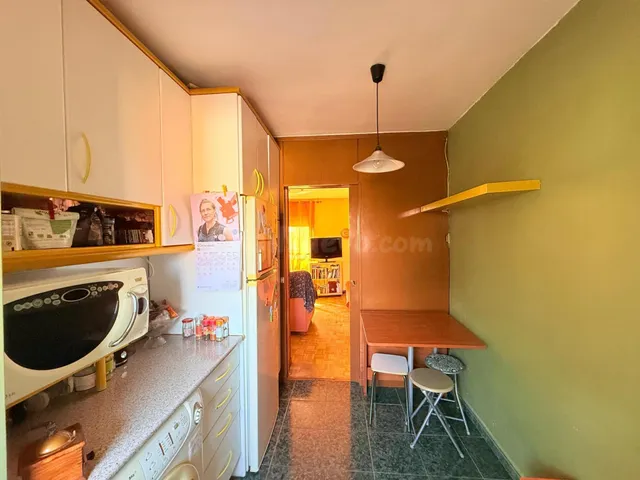 Piso exterior con ascensor en Villaverde · 2 dormitorios · Bien comunicado · Madrid — 5
