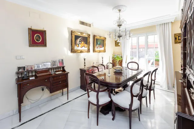 CHALET ADOSADO EN ZONA LA CALETA — 22