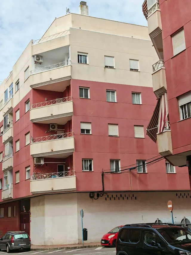 Luminoso apartamento de 3 dormitorios, 2 baños + trastero en Torrevieja — 35