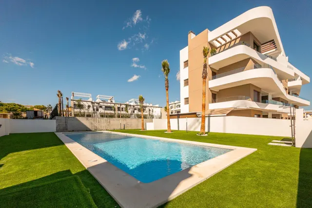 Apartamento de 3 dormitorios en Punta Prima — 27