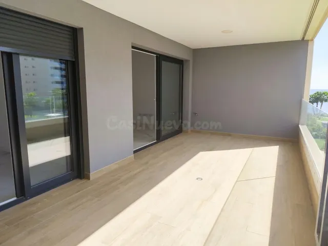 APARTAMENTO A ESTRENAR EN PRIMERA LINEA Y CON VISTAS AL MAR  - foto 4