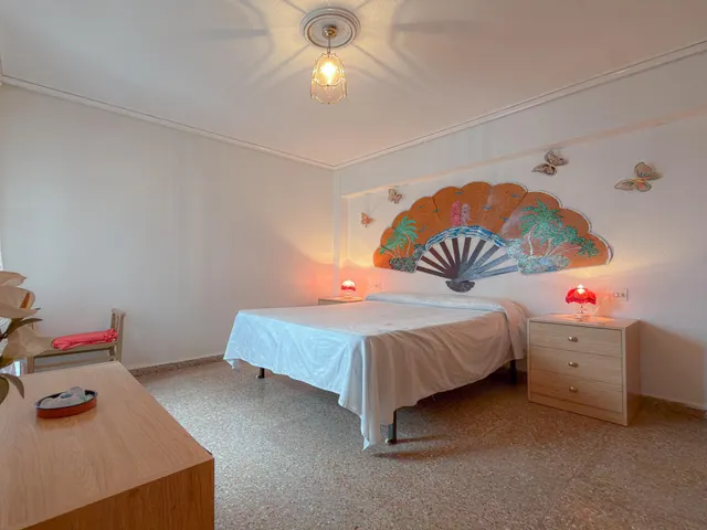 Oportunidad! Amplio apartamento con 4 dormitorios + 2 Baños y Terraza con vistas laterales al mar (160 mts playa) — 16