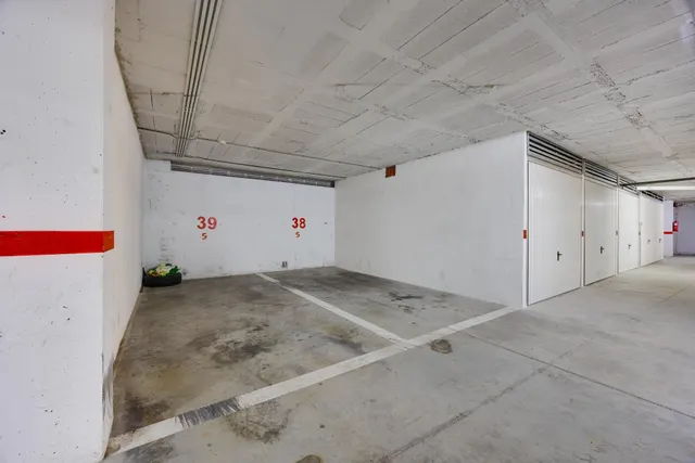 Bungalow planta alta reformado, en residencial con piscina comunitaria — 24