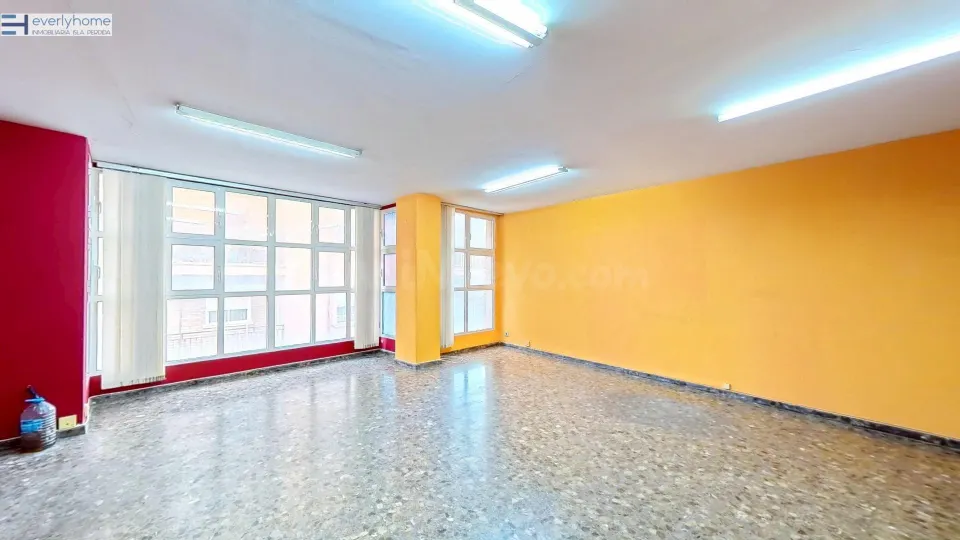 Local comercial 51m² en alquiler - El Grau