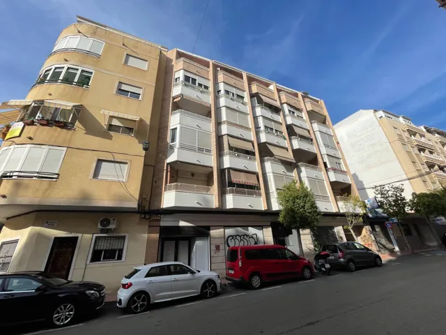 ATICO REFORMADO CON TERRRAZA A 5 MINUTOS DE LA PLAYA, EN TORREVIEJA — 24