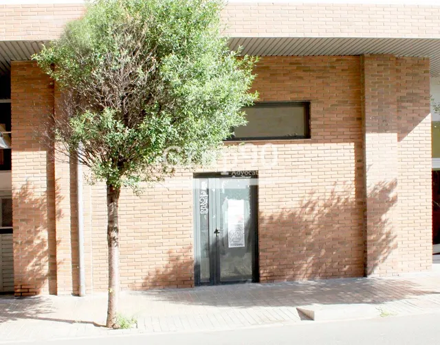 LOCAL COMERCIAL EN ALFRED PERENYA — 8