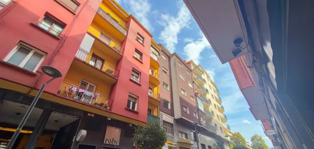 Amplia vivienda de 3 habitaciones en el centro de Irún — 28