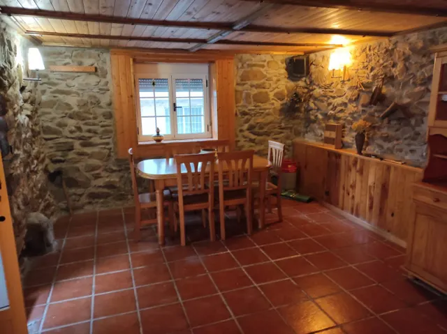CASA DE PIEDRA EN UN PARAISO NATURAL - LA CABRERA - — 21