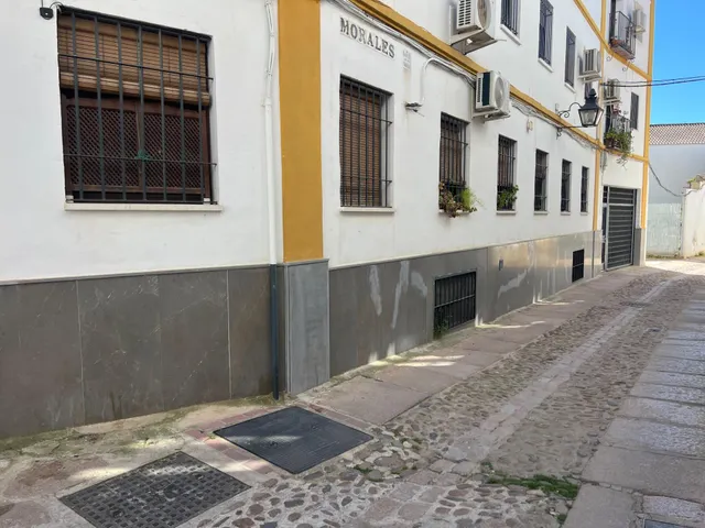 Gran casa con garaje y Local en Plaza Santa Marina — 29