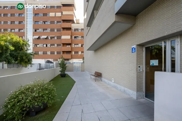 MARAVILLOSO PISO DE DOS DORMITORIOS Y GARAJE EN EL PTS — 42