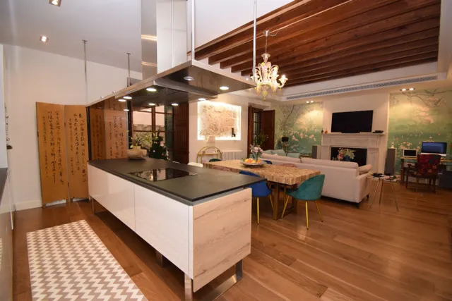 PISO EN VENTA CON PLAZA DE GARAJE JUNTO A LA CATEDRAL — 26