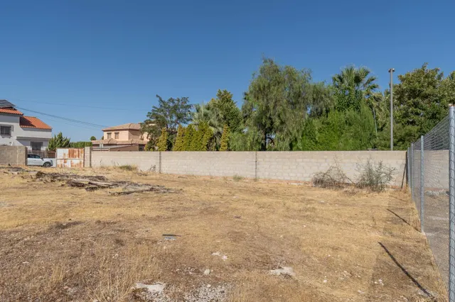 Magnífico solar de 1.002 m2 destinado a chalets individuales en la Urbanización Molino Ato de Otura — 39