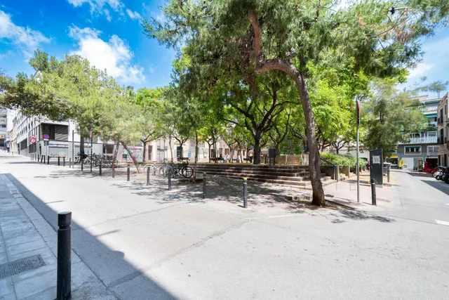 Piso para reformar con balcón en l' antiga esquerra de l' eixample — 23