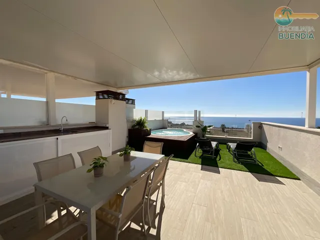 Ático  con vistas al mar  en el alamillo — 15