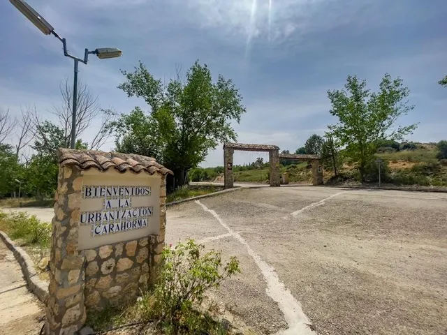 Terreno en venta en calle Carahorma G 587, Lillo — 25